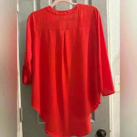 EST 1946 Women’s top 3/4 button roll up sleeves or wear them down Orange/red MED - Picture 6 of 9